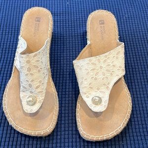 White Mountain beige sandal with 2” rope trim heel - Size 9